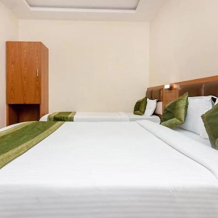 Hotel Volga Plaza มุมไบ ภายนอก รูปภาพ