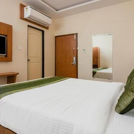 Hotel Volga Plaza มุมไบ ภายนอก รูปภาพ
