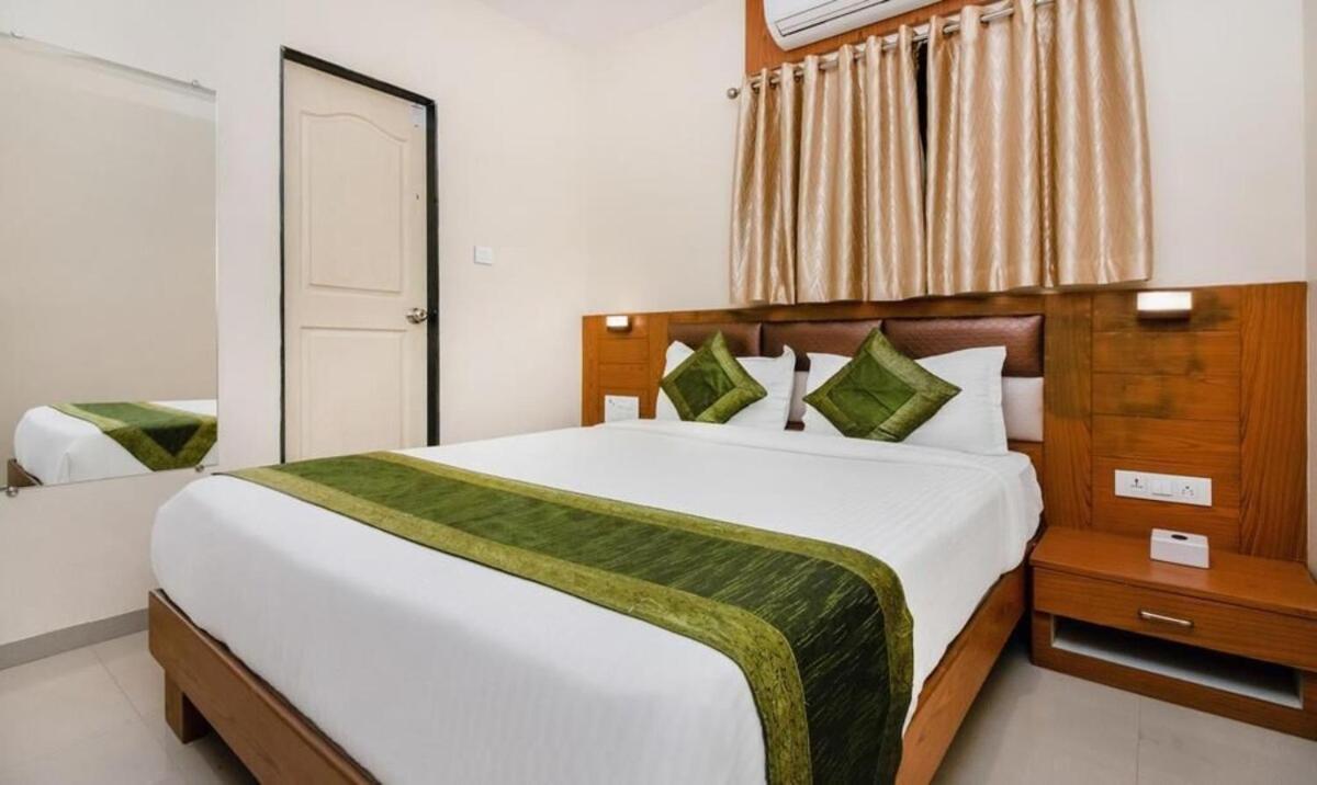 Hotel Volga Plaza มุมไบ ภายนอก รูปภาพ