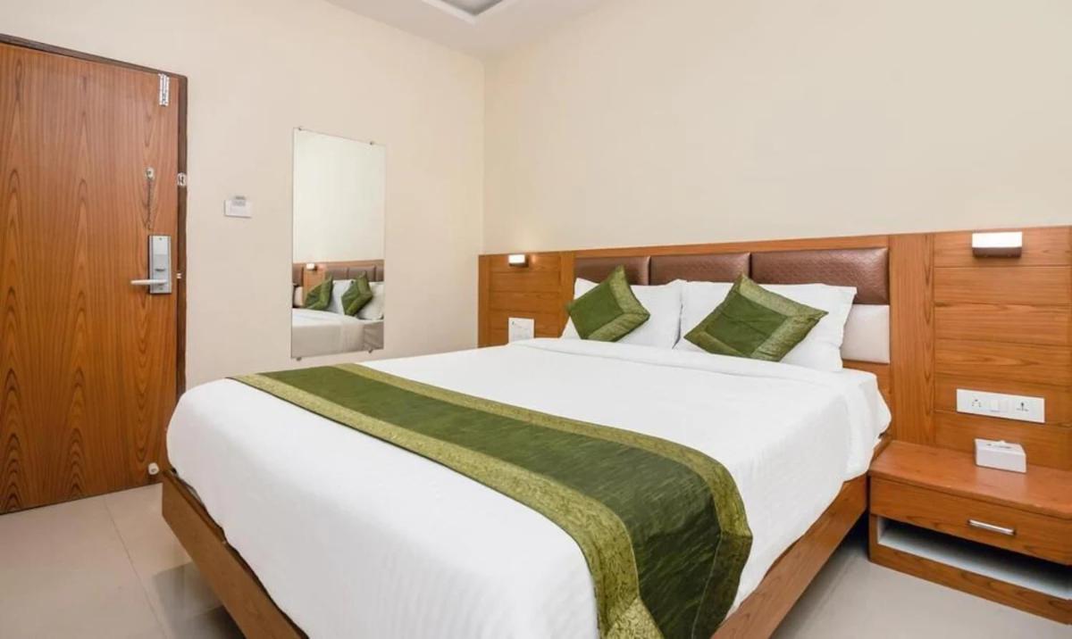 Hotel Volga Plaza มุมไบ ภายนอก รูปภาพ